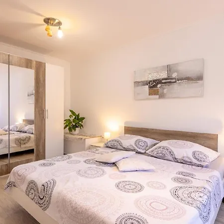 Apartment Für 2 Personen Ca 52 M In Crikvenica, Kvarner Bucht Und Umgebung Crikvenica